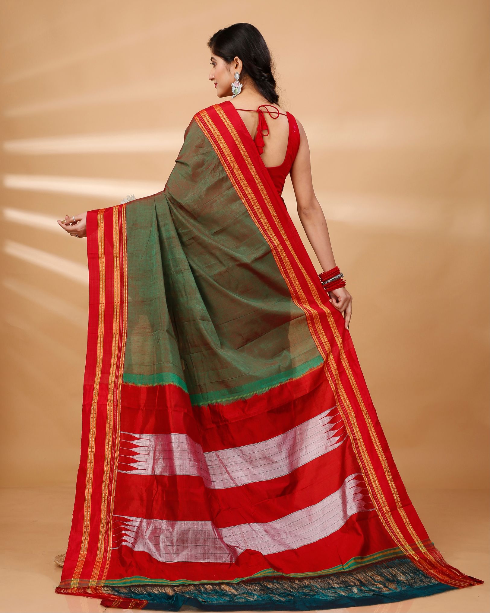 Ziyorah| Ilkal Handloom Cotton Silk Saree Fern Green Color With Running Blouse