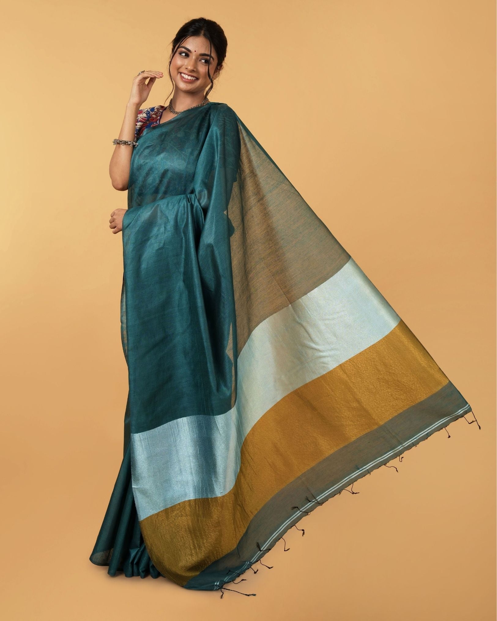 Ziyorah| Silk Linen Plain Saree Green Color With Contrast Border And Attached Running Blouse