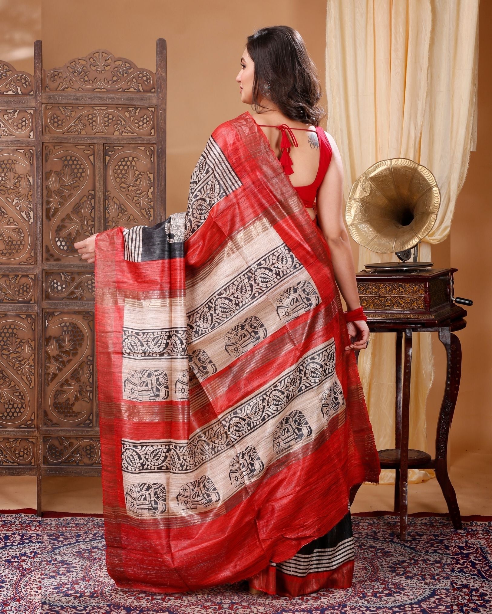 Ziyorah| Silkmark Certifiied Tussar Silk Handloom Handblock Printed Black & Khaki Colour Saree With Blouse