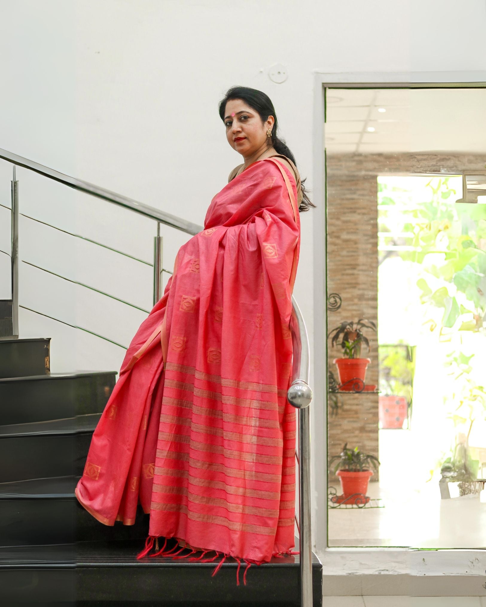 Ziyorah| Kota Silk Saree Tulip Red Color Weaving Jaquard With Running Blouse