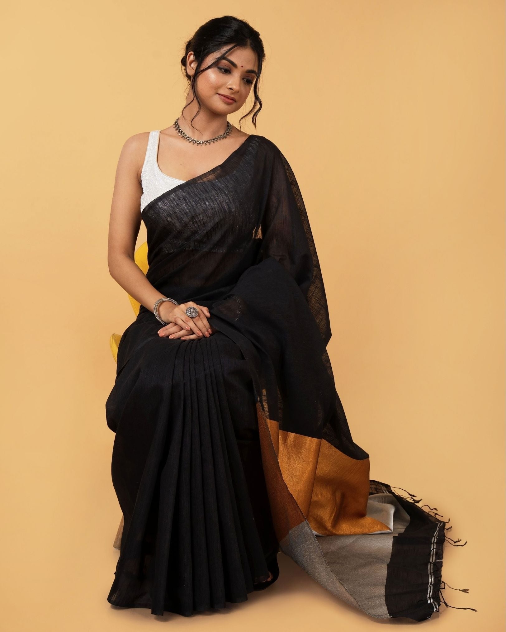 Ziyorah| Silk Linen Plain Saree Black Color With Contrast Border And Attached Running Blouse