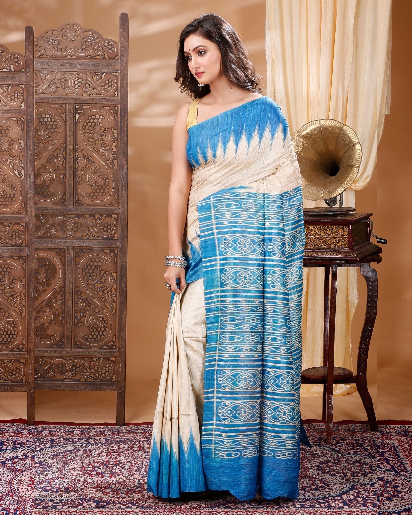 Ziyorah| Silkmark Certified Tussar Silk Handloom Handblock Printed Beige & Blue Saree With Blouse