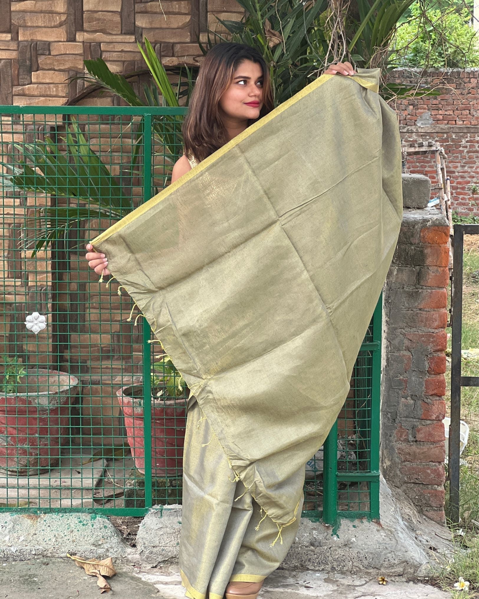 Ziyorah| Hand Dyed Pure Tissue Linen Grey Color Saree With Running Blouse Hand Dyed