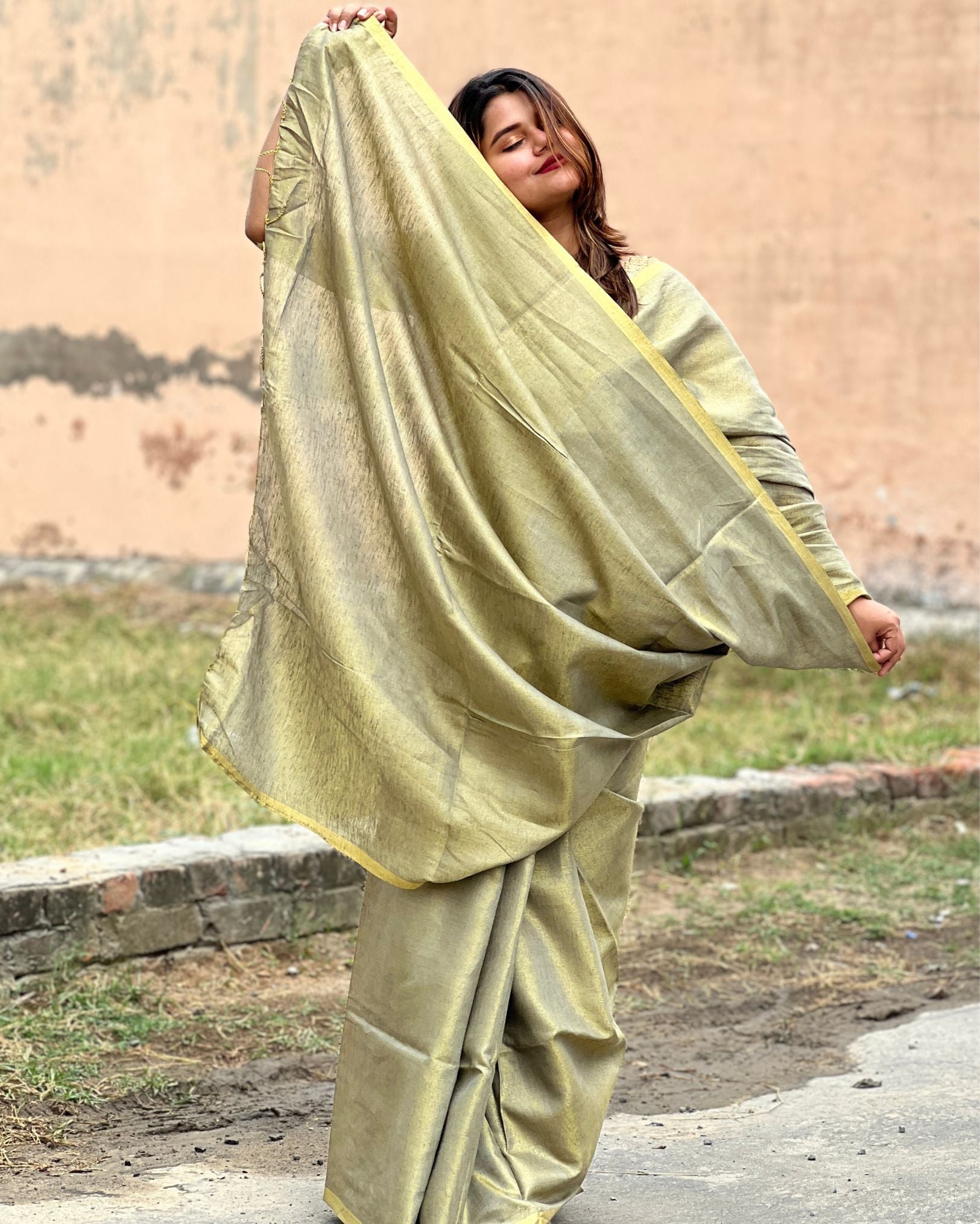 Ziyorah| Hand Dyed Pure Tissue Linen Grey Color Saree With Running Blouse Hand Dyed