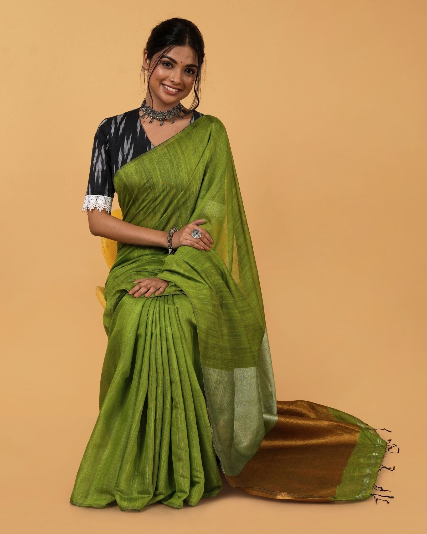 Ziyorah| Silk Linen Plain Saree Green Color With Contrast Border And Attached Running Blouse