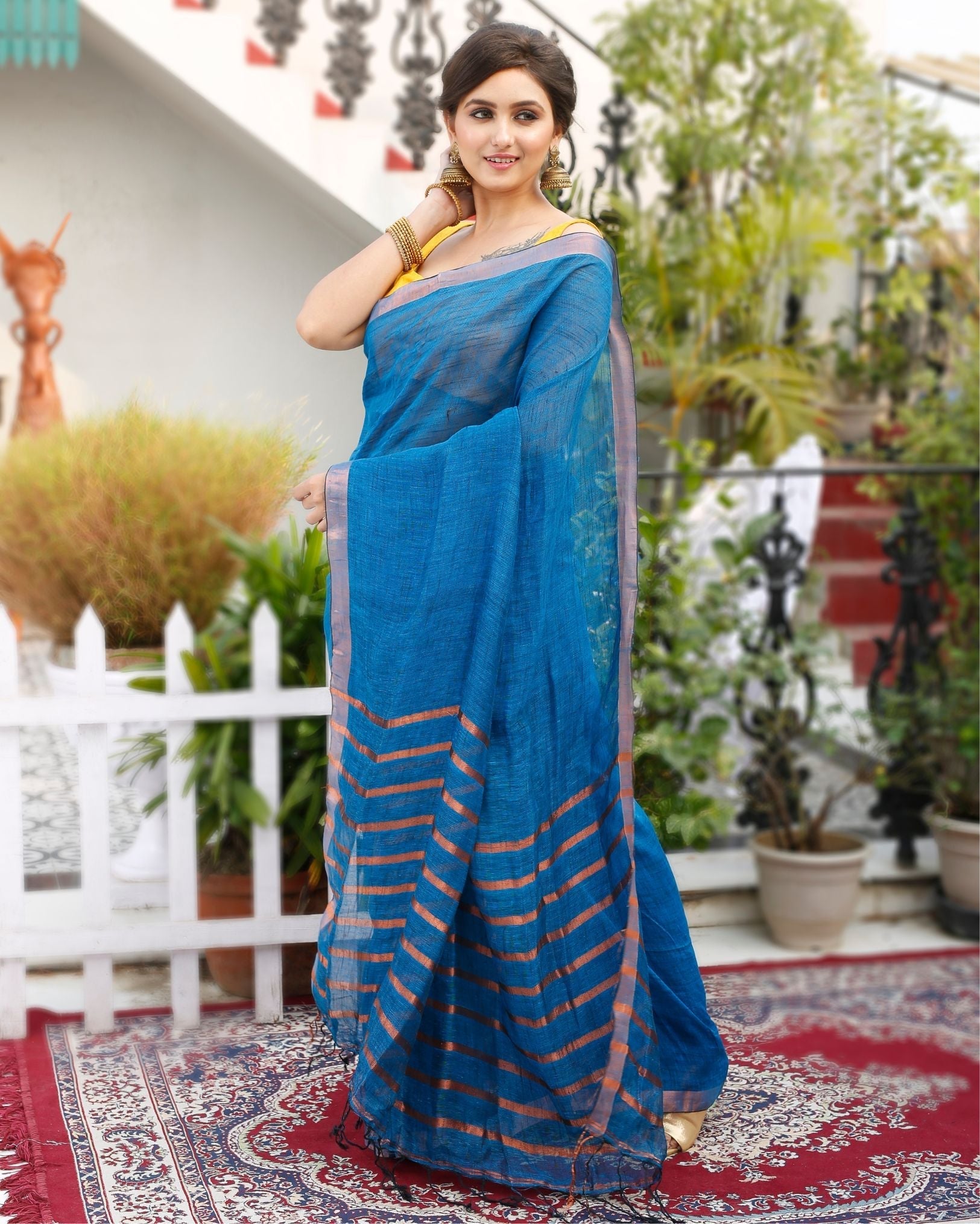 Ziyorah| Pure Linen Saree Blue Color Contrast Striped Pallu With Running Blouse