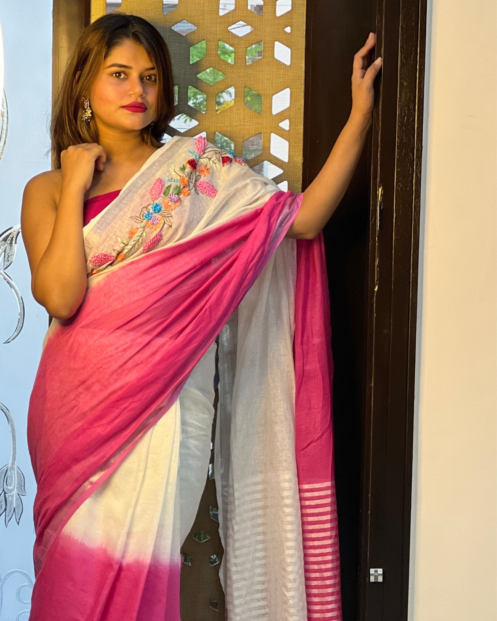 Ziyorah| Pure Linen White & Pink Embroidered Saree With Running Blouse