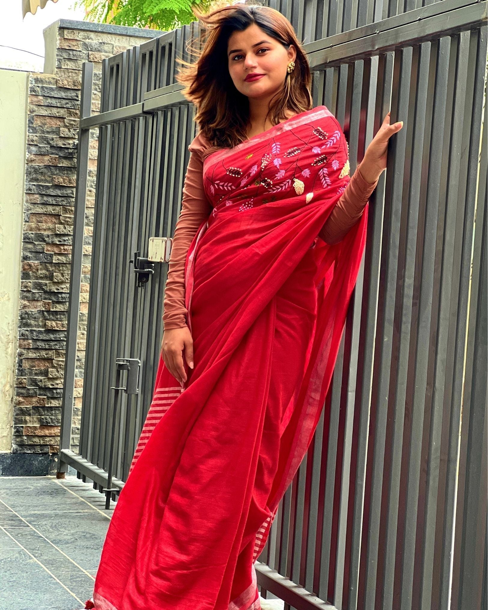 Ziyorah| Pure Linen Red Embroidered Saree With Running Blouse