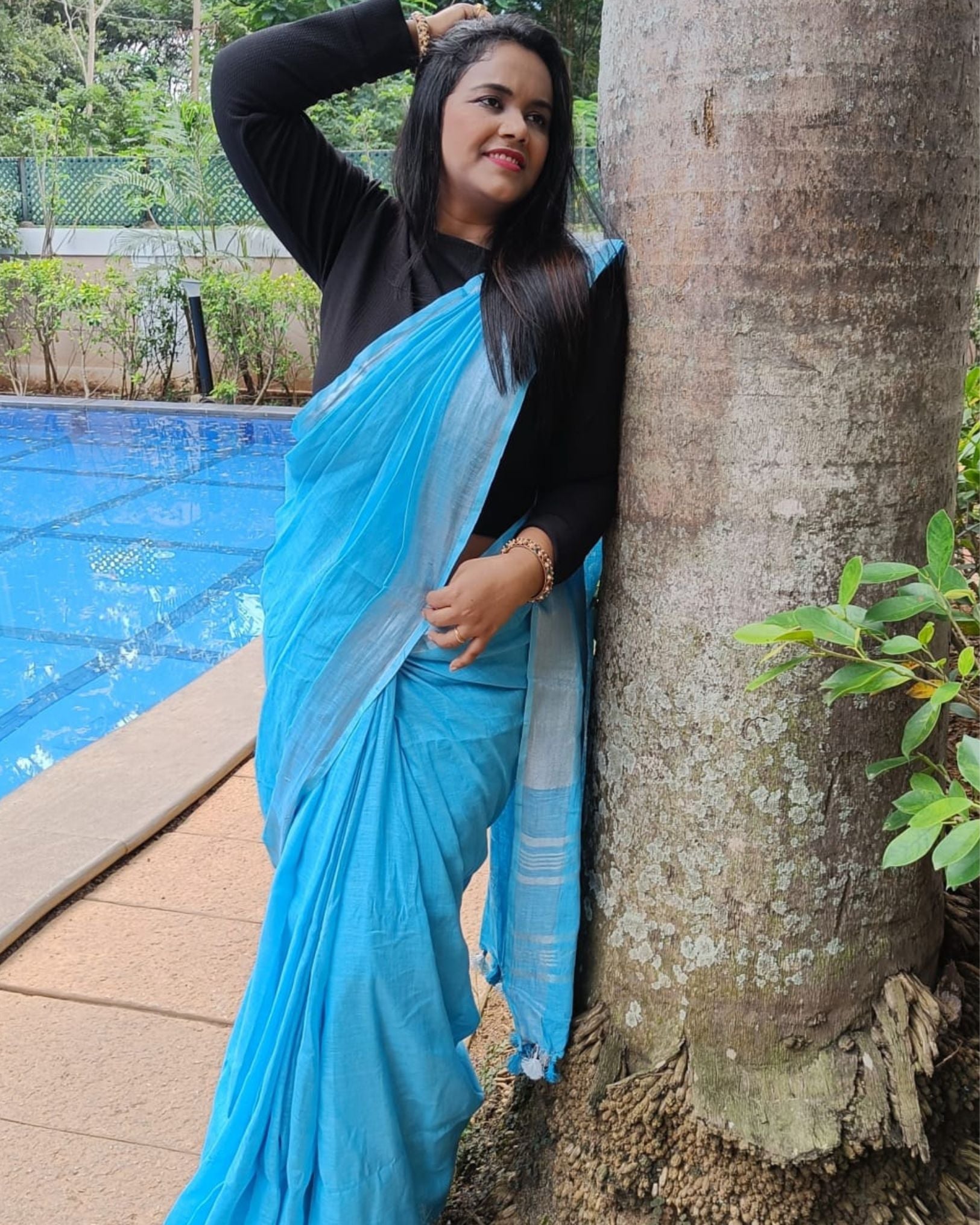 Ziyorah| Handwoven Pure Linen Blue Plain Saree With Blouse