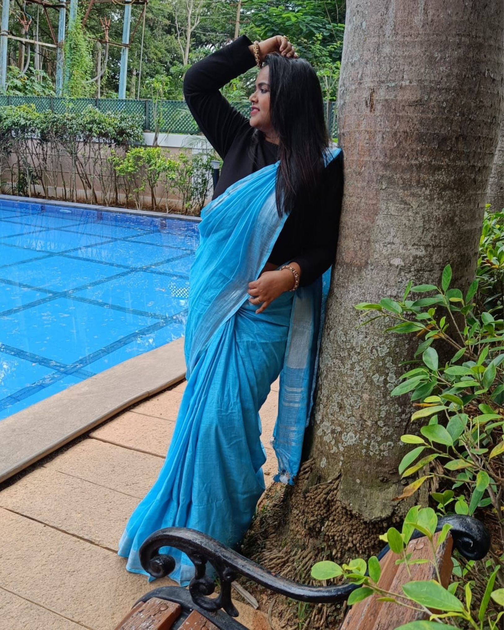 Ziyorah| Handwoven Pure Linen Blue Plain Saree With Blouse