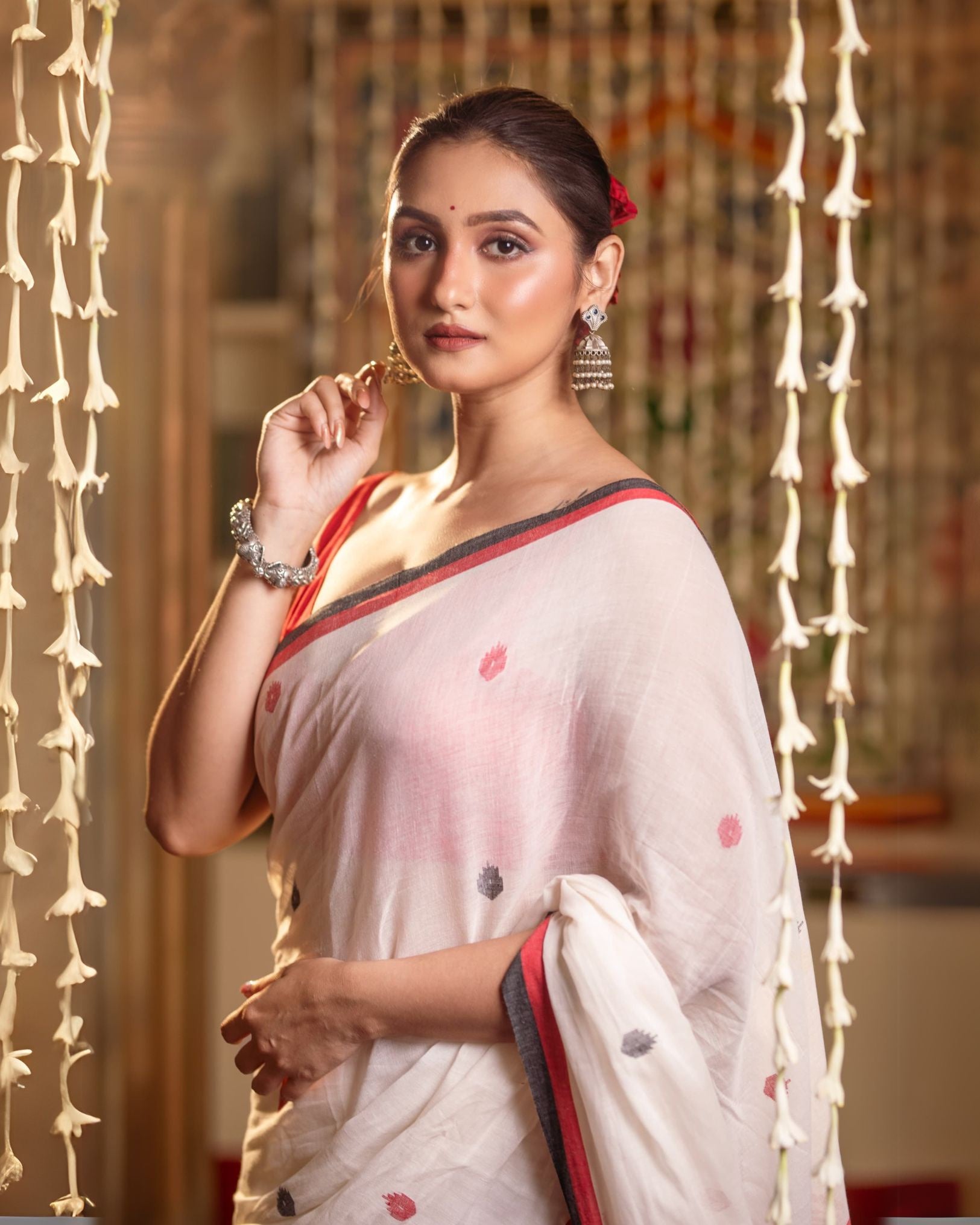 Ziyorah | Mul Cotton Jamdani Weaving White Saree