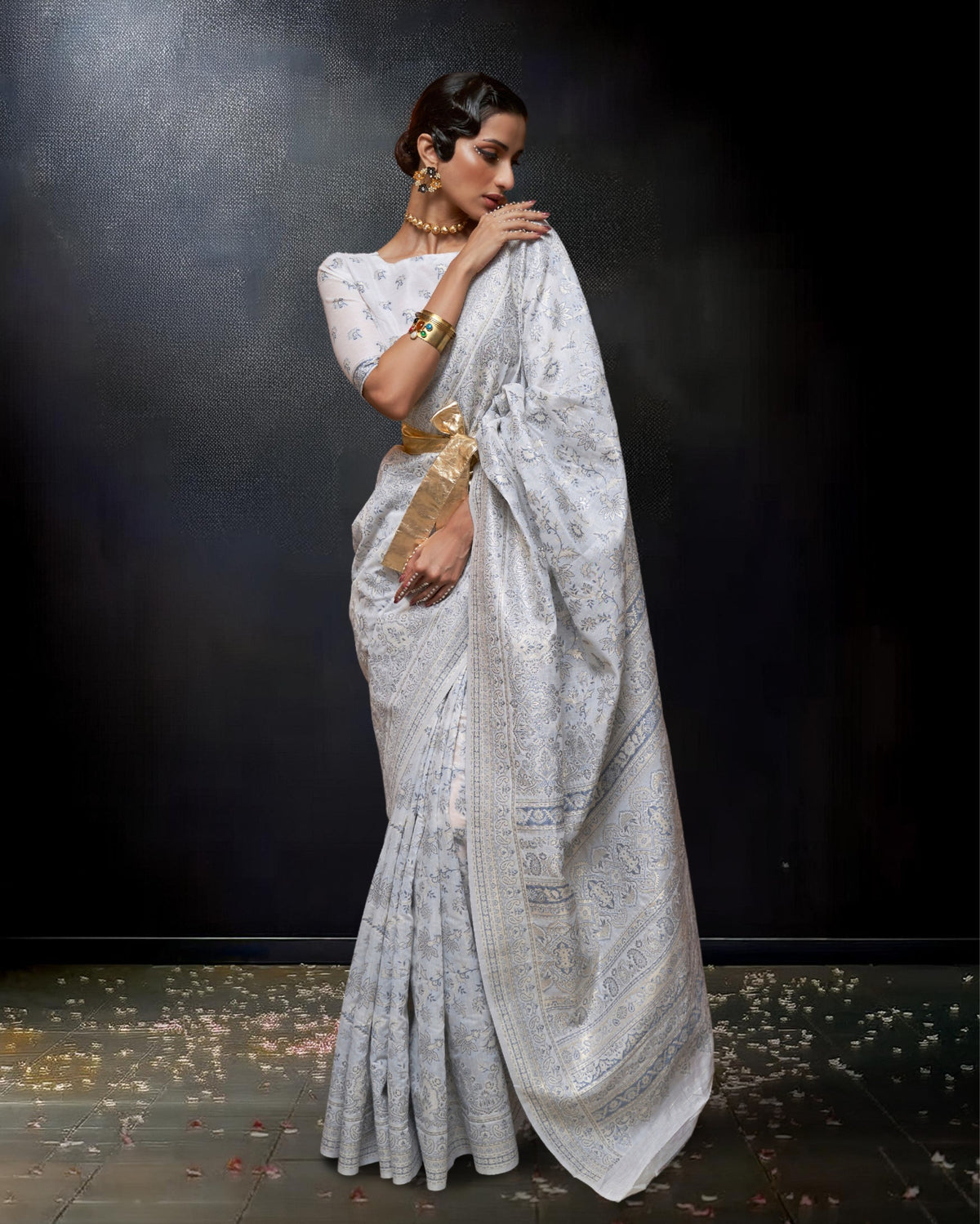 Ziyorah | Kafreen Silk Handloom Weaving White Saree