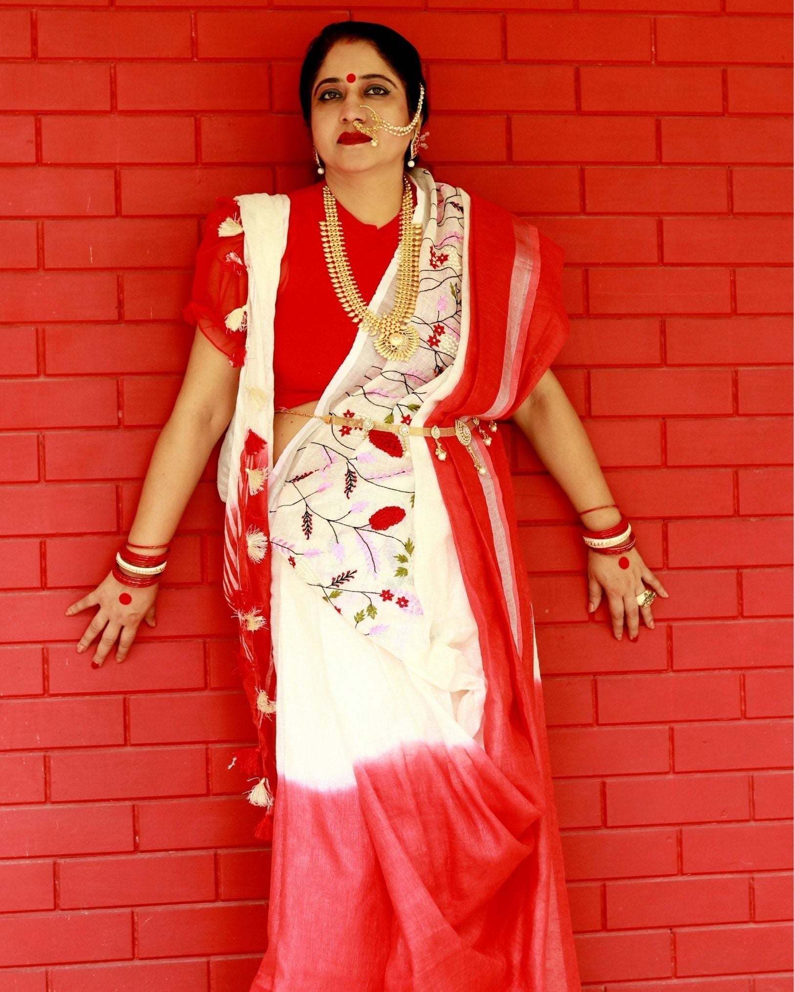 Ziyorah| Pure Linen White & Red Embroidered Saree With Running Blouse