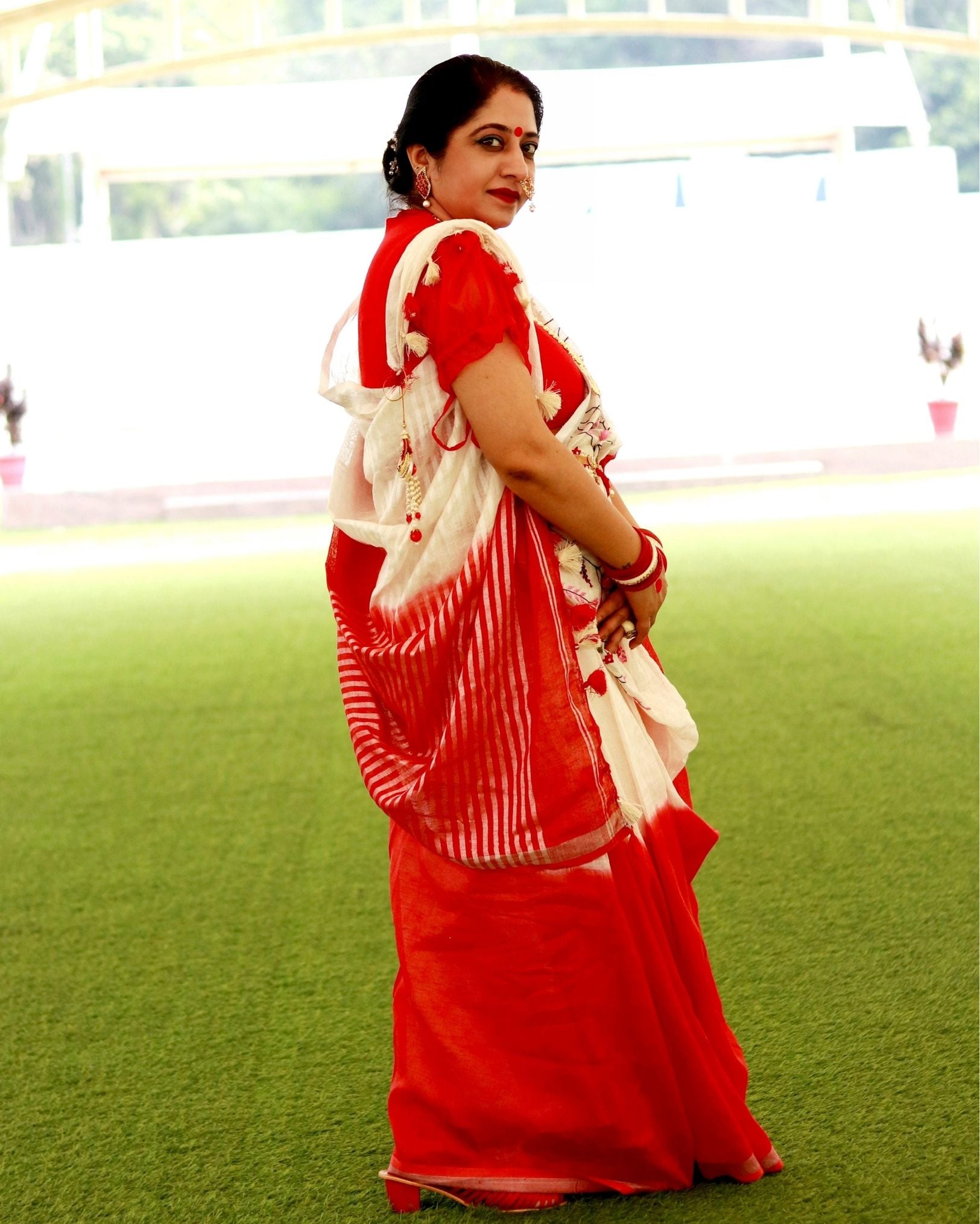 Ziyorah| Pure Linen White & Red Embroidered Saree With Running Blouse