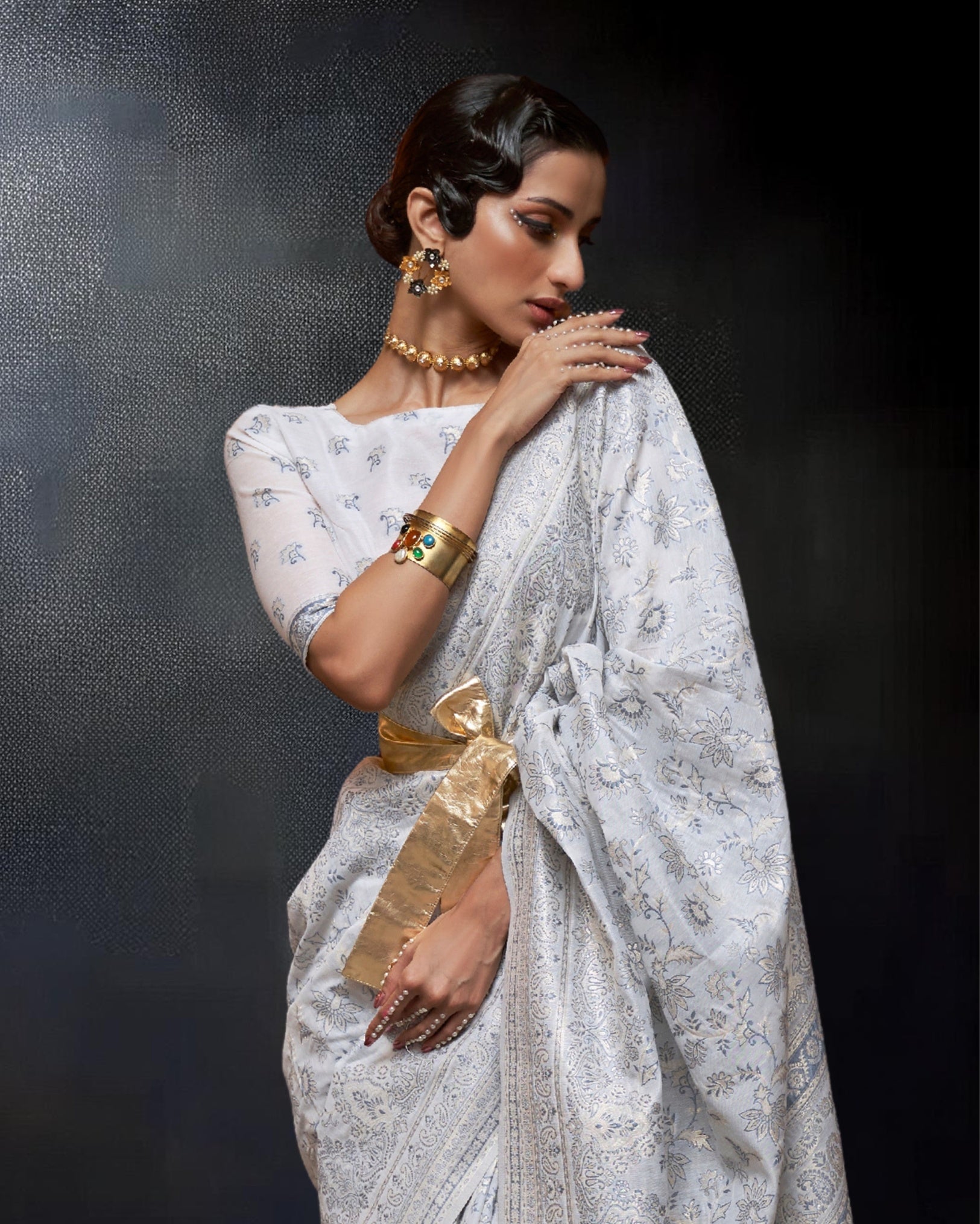 Ziyorah | Kafreen Silk Handloom Weaving White Saree