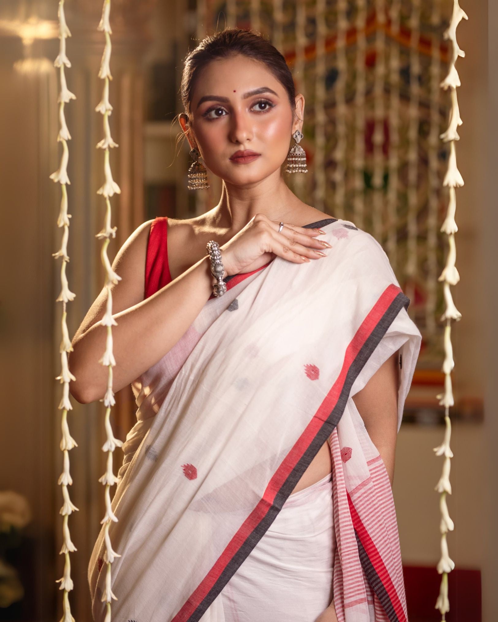 Ziyorah | Mul Cotton Jamdani Weaving White Saree