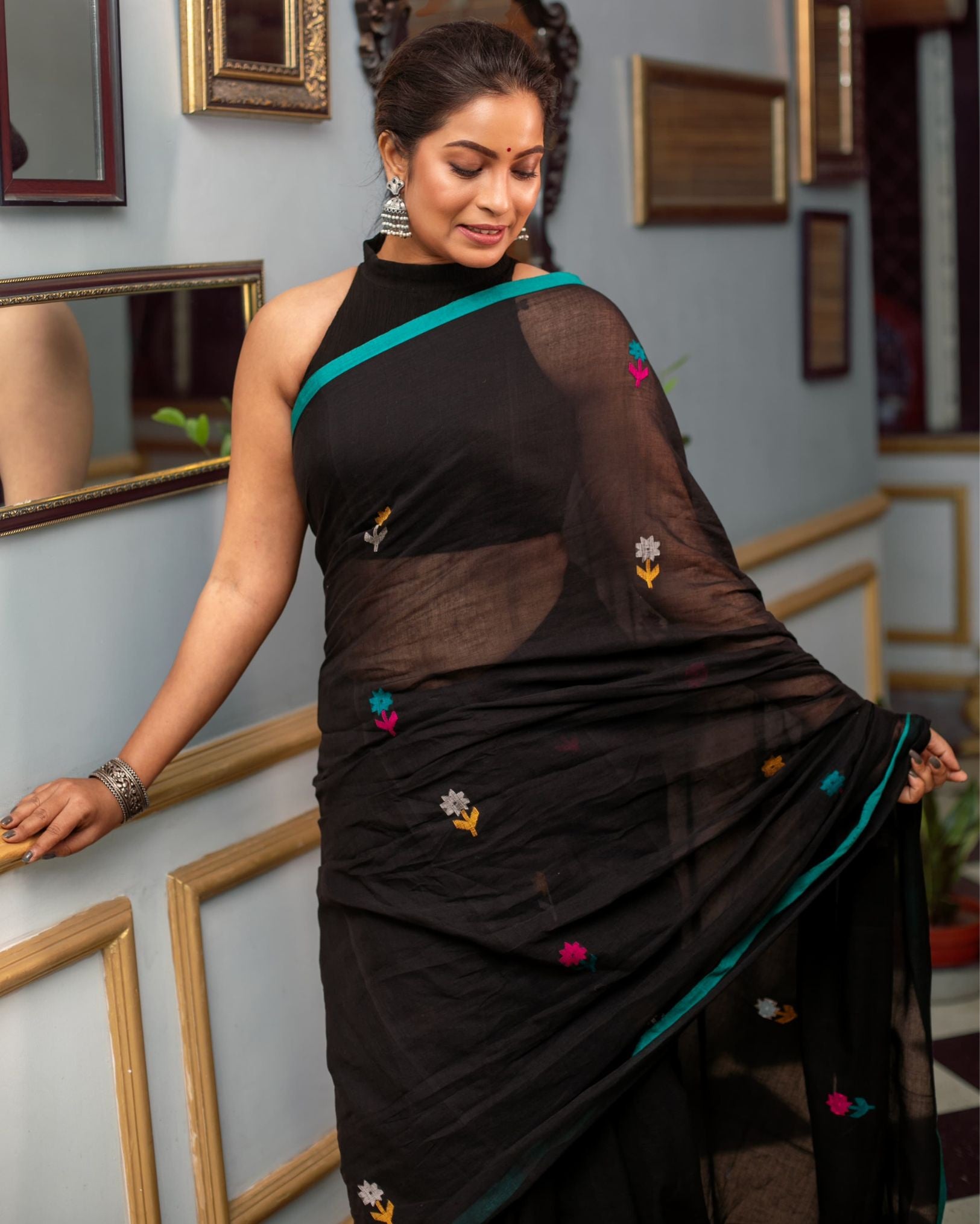 Ziyorah | Mul Cotton Embroidered Black Saree