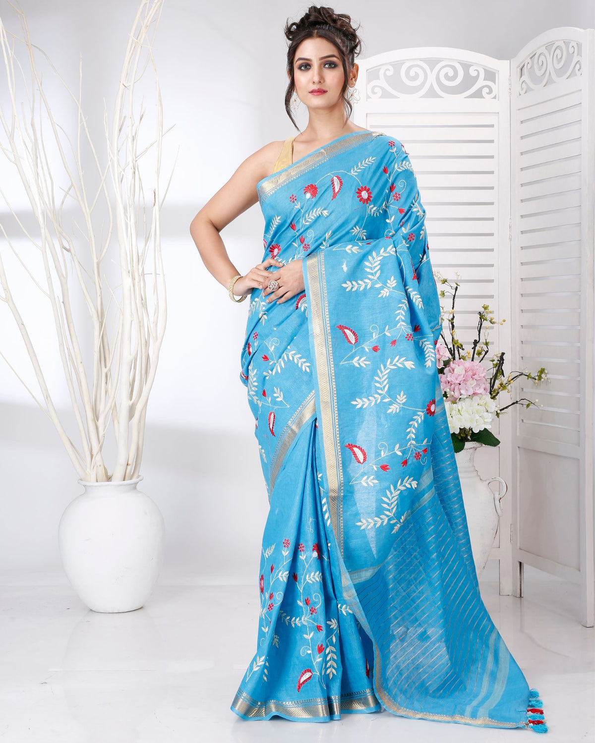 Ziyorah | Silk Linen Embroidered Handloom Blue Saree With Running Blouse