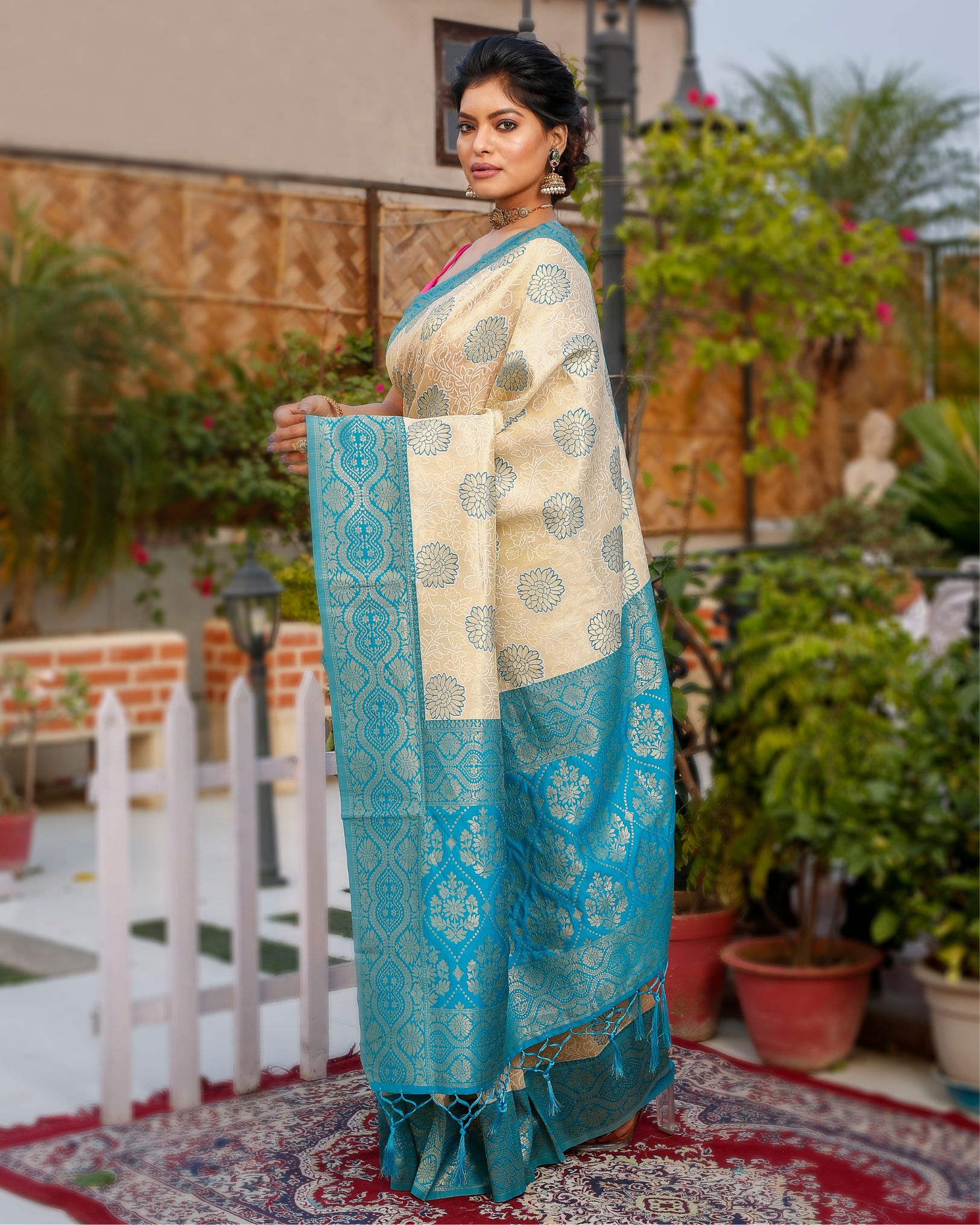 Ziyorah| Banarasi Silk Saree Cream Color With Cyan Blue Pallu And Blouse