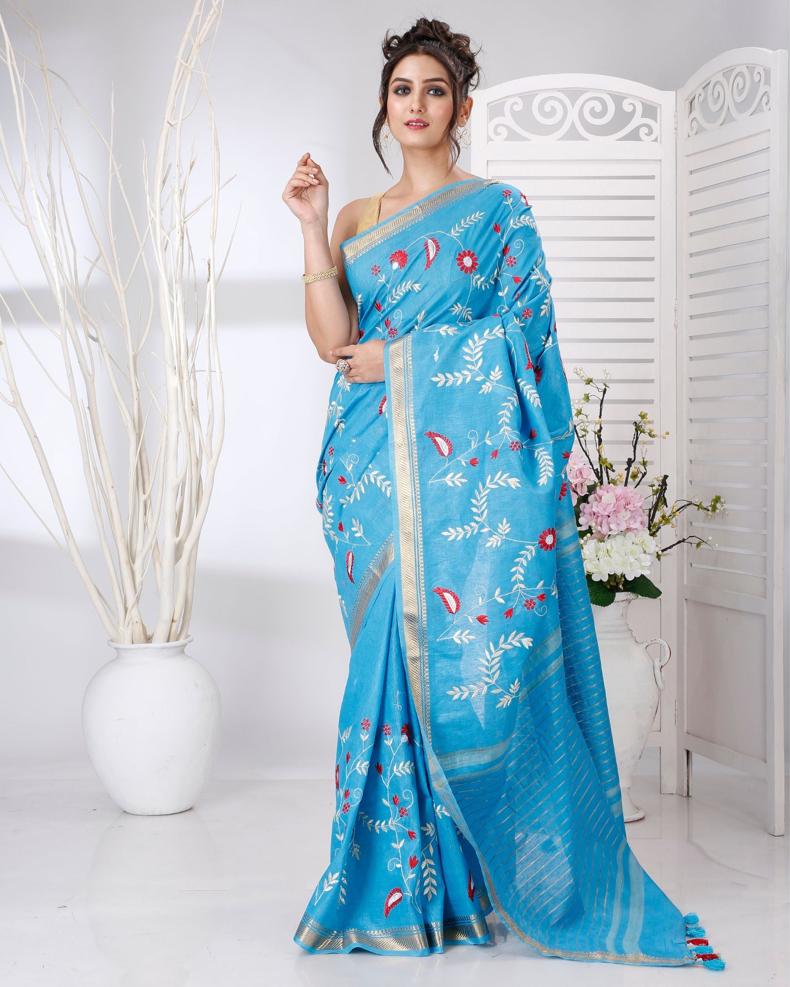 Ziyorah | Silk Linen Embroidered Handloom Blue Saree With Running Blouse