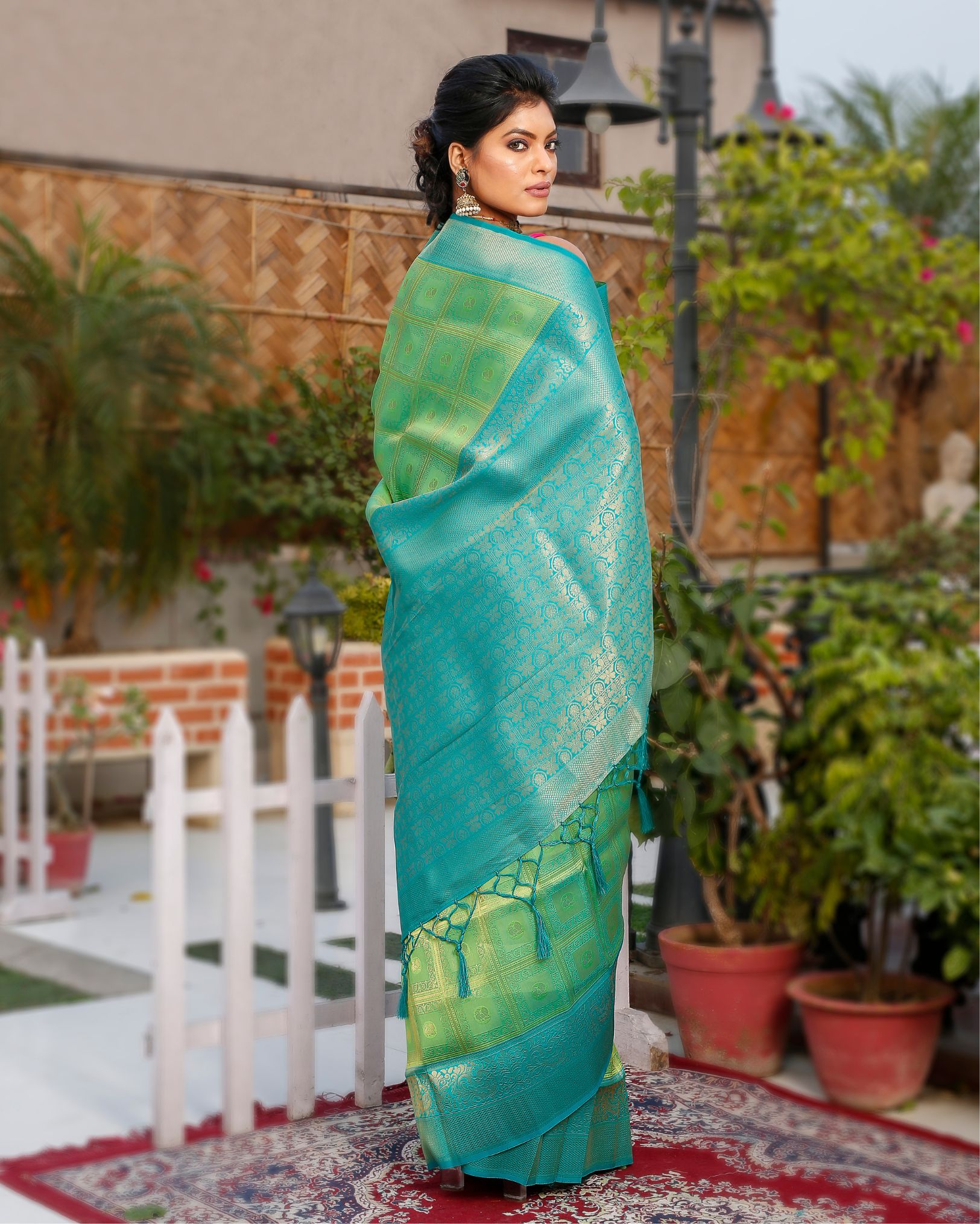 Ziyorah| Kanjivaram Silk Saree Plae Green & Teal Blue Color With Running Blouse