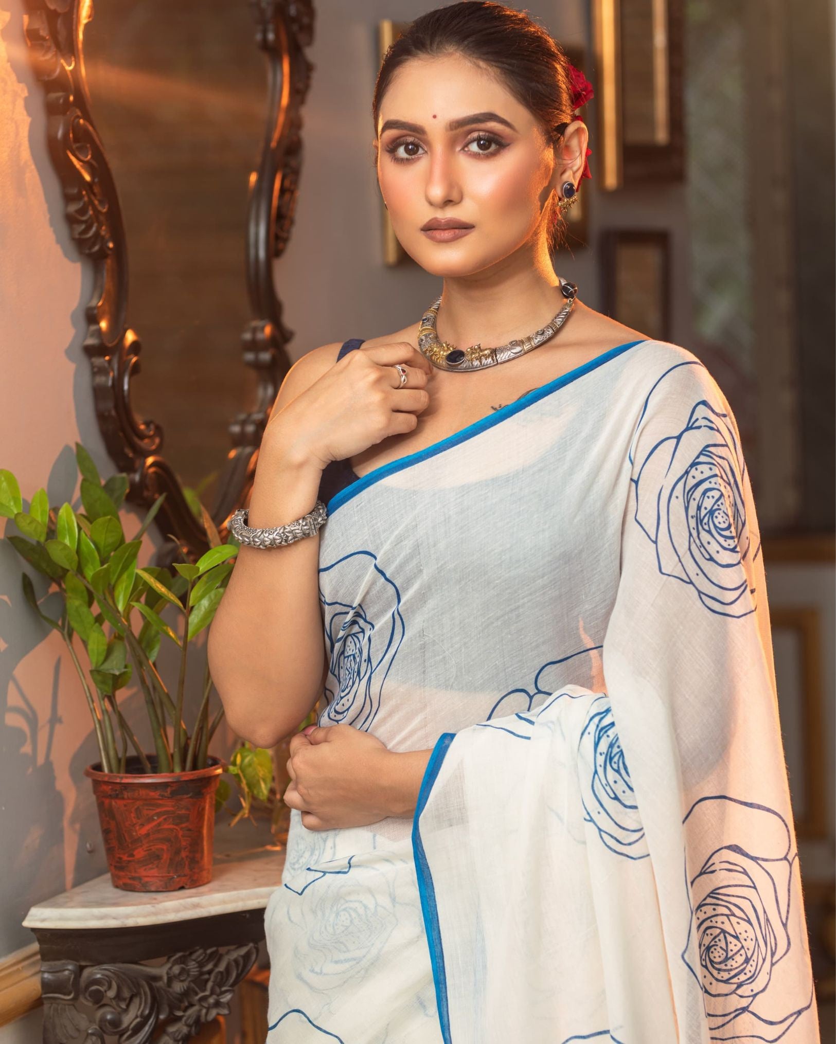 Ziyorah | Mul Cotton Printed Saree White & Blue