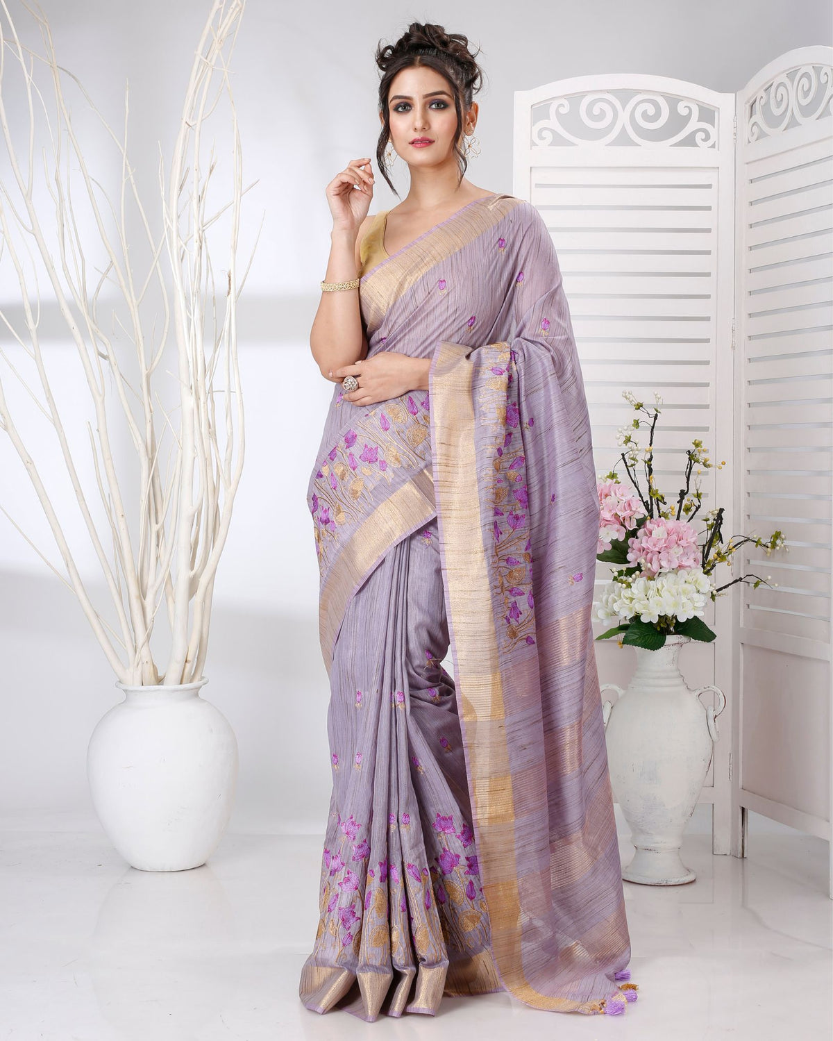 Ziyorah | Banswara Silk Lavender Gray Saree Lotus Embroidery Running Blouse