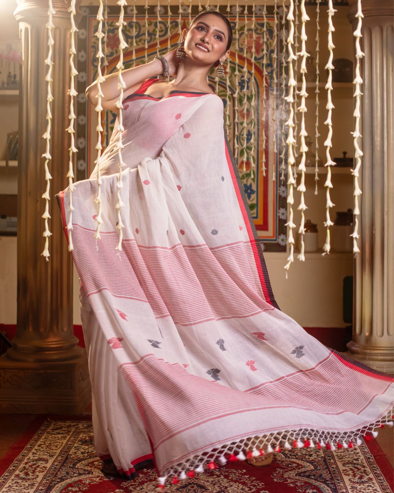 Ziyorah | Mul Cotton Jamdani Weaving White Saree