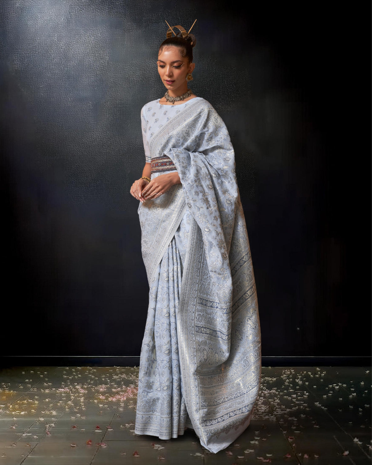 Ziyorah | Kafreen Silk Handloom Weaving Gray Saree