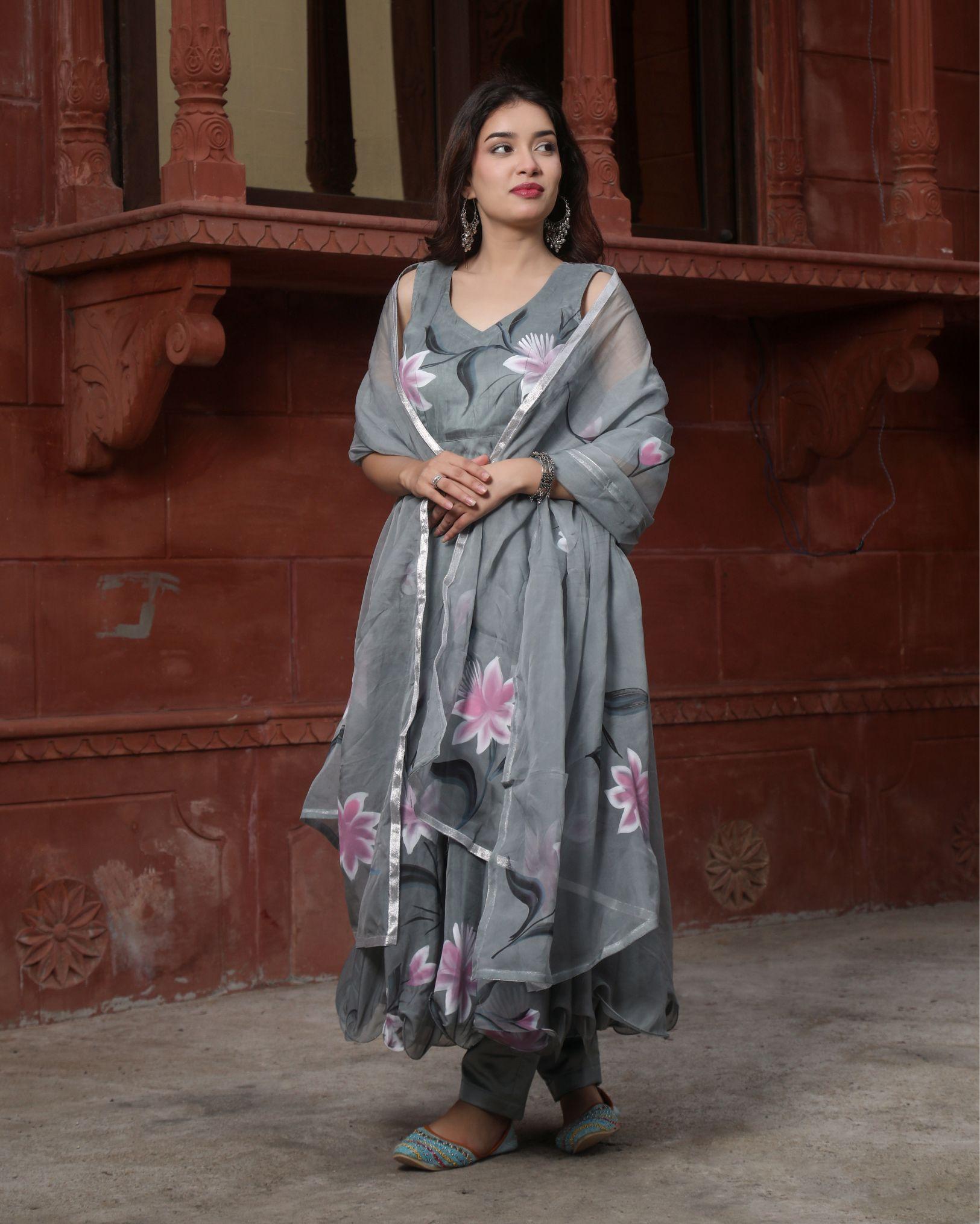 Ziyorah| Organza Dark Grey Suit Hand Painted Three Quarter Length Sleeve