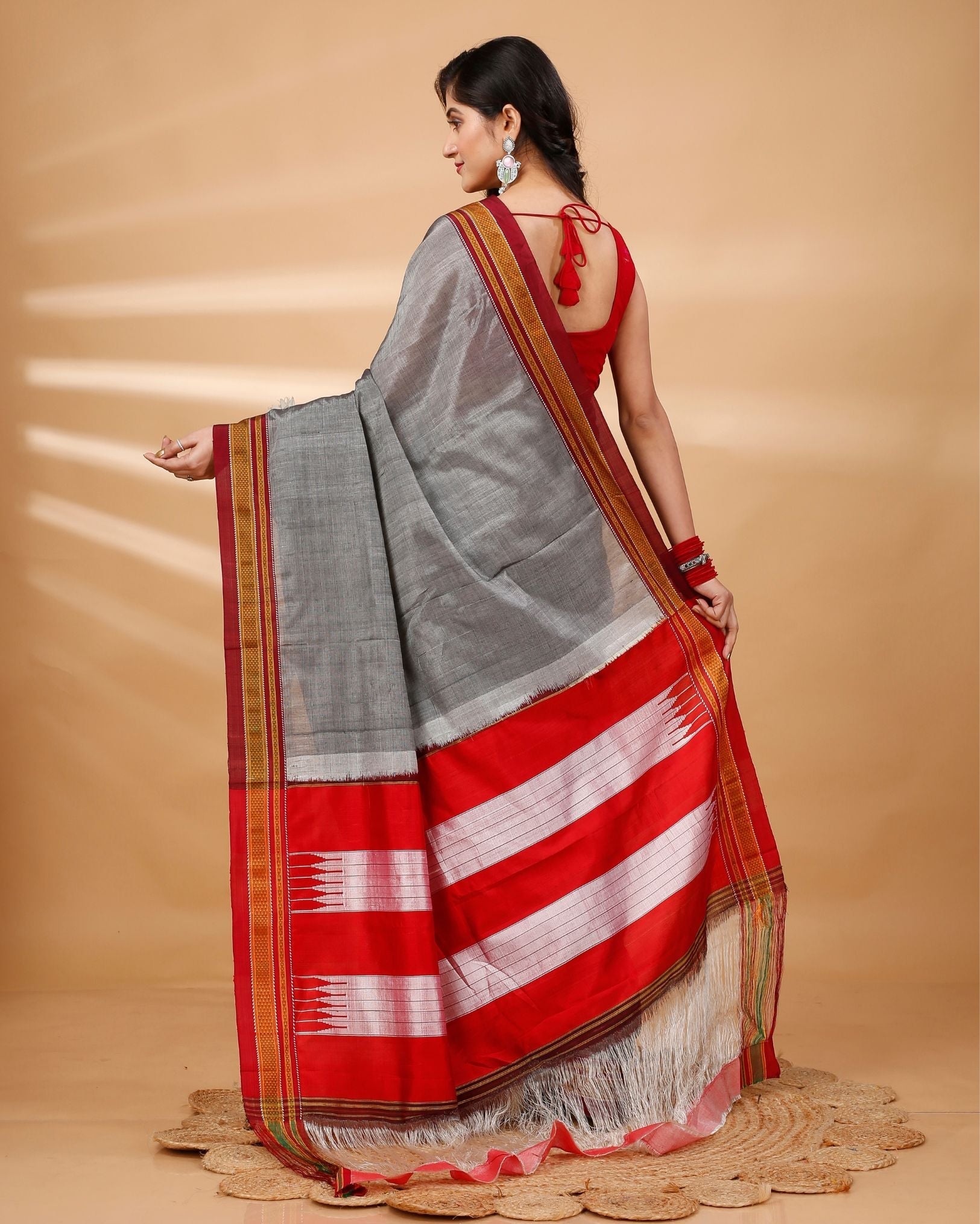 Ziyorah| Ilkal Handloom Cotton Silk Saree Gray Color With Running Blouse